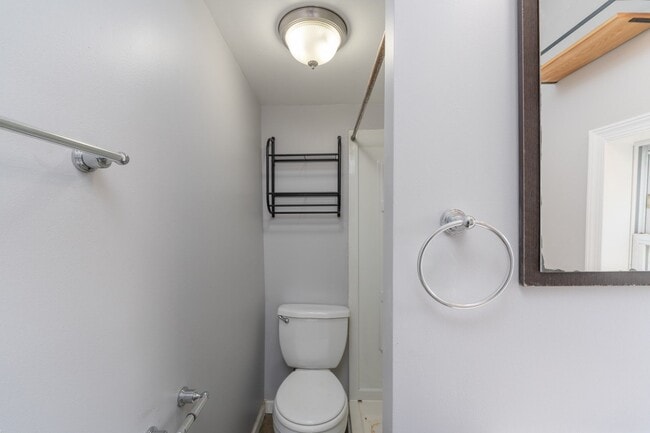 Building Photo - 505 Grundy St