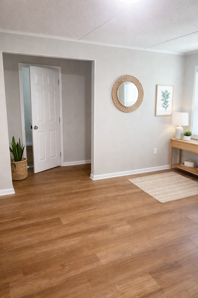 Building Photo - 2621 Village Green Ln