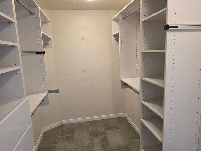Building Photo - 27875 Avenida Armijo