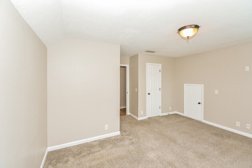 Building Photo - 912 Tom Hailey Blvd