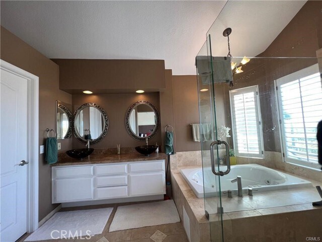 Building Photo - 33636 Sundown Ct