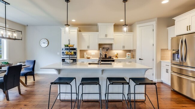 Building Photo - Stunning Modern Build Ten Trails!