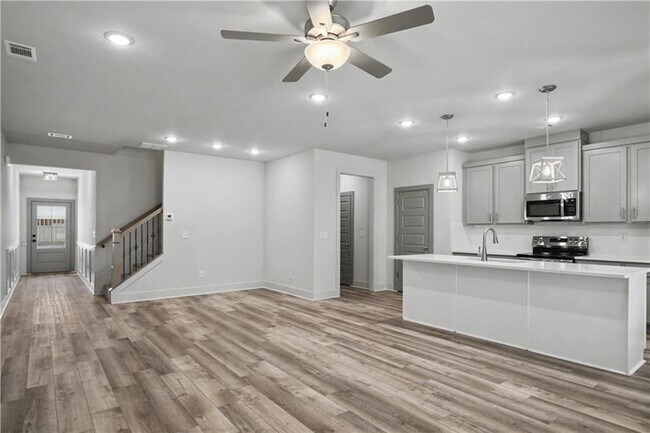 Building Photo - 4225 Fern River Trl