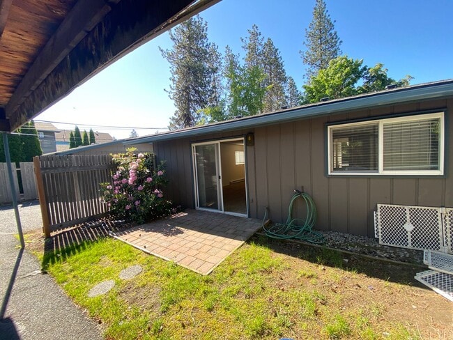 Building Photo - 2909-2911 E. 33rd Ave