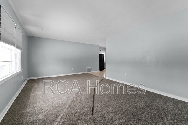 Building Photo - 6262 E 24th St