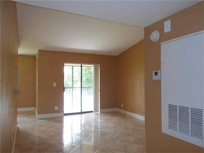 Building Photo - 4014 NW 87th Ave