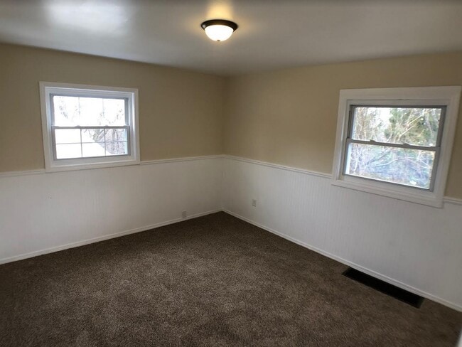 Building Photo - 349 Whittier Dr