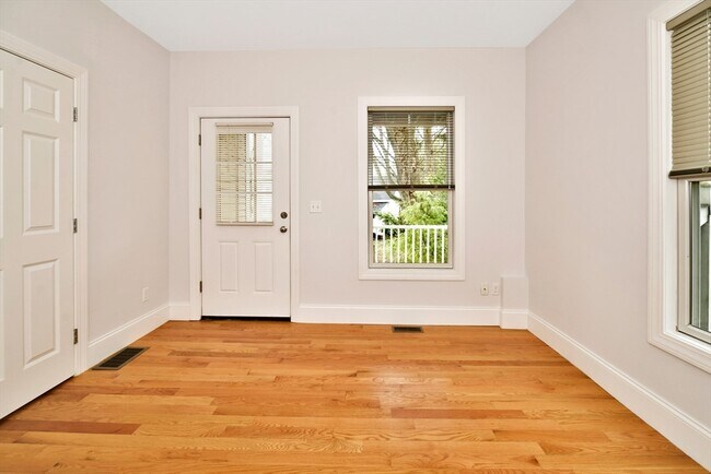 Building Photo - 22 High St