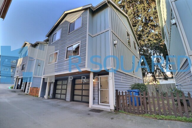 Building Photo - 12037 35th Ave NE