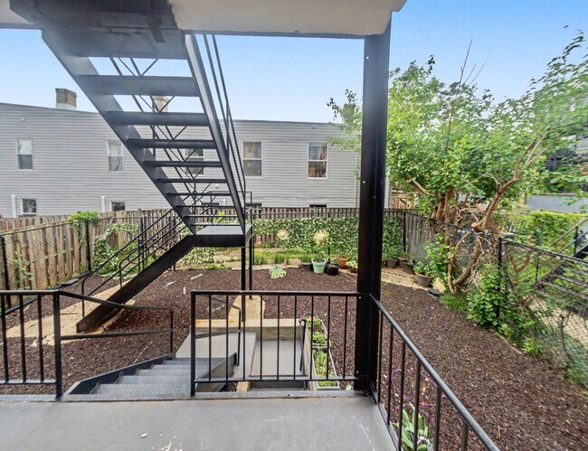 Building Photo - 3542 6th St NW