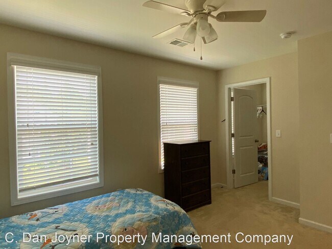 Building Photo - 4 br, 2.5 bath House - 348 Slate Drive