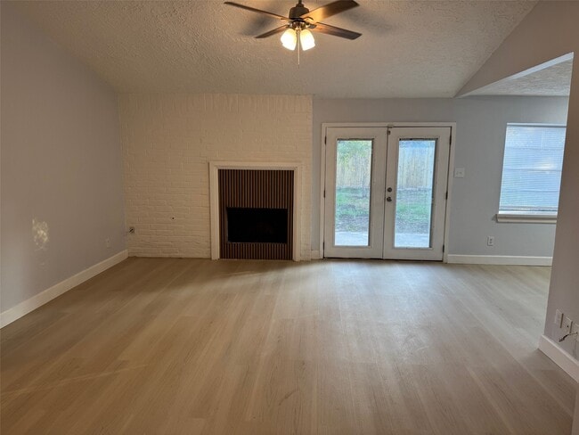 Building Photo - 5222 Moonshadows Dr