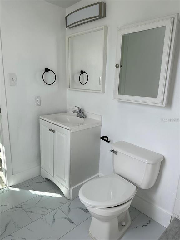 Building Photo - 1000 S Semoran Blvd