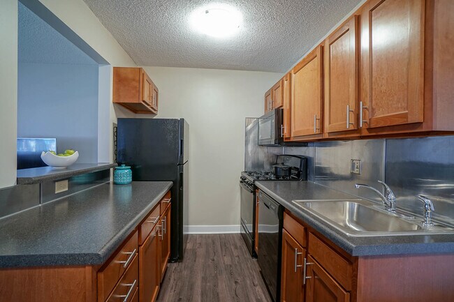 Building Photo - Wildcat Inn - 411-415 N. Martin Luther King Dr