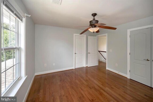 Building Photo - 6 Towering Oaks Dr