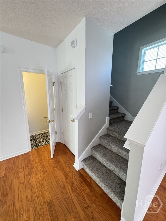 Building Photo - 4 Greatwood Wy