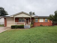 Building Photo - 5417 NW 46th Terrace