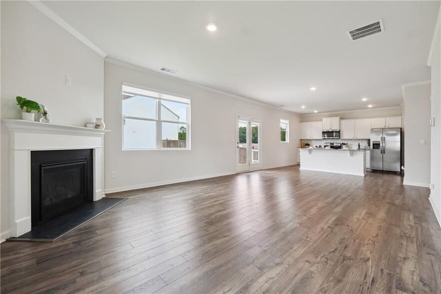 Building Photo - 100 Fernbrook Trl