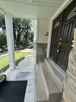 Building Photo - 536 Cardinal Dr