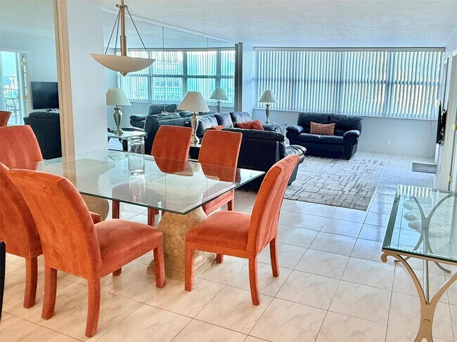 Building Photo - 800 SE 20th Ave