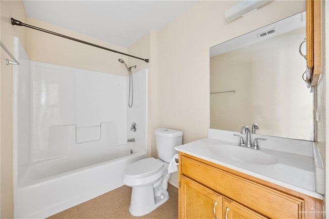 Building Photo - 11 Jay Ave