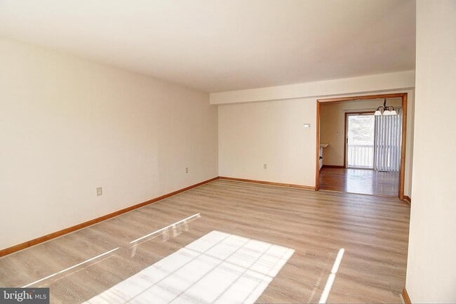 Building Photo - 427 Carrollton Dr