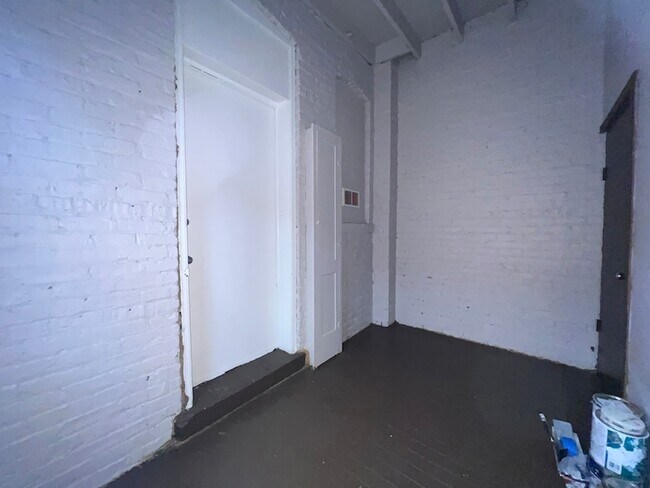 Building Photo - 2707 E 78th St