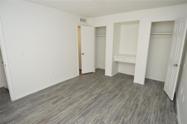 Building Photo - 5006 Moro Manor Dr