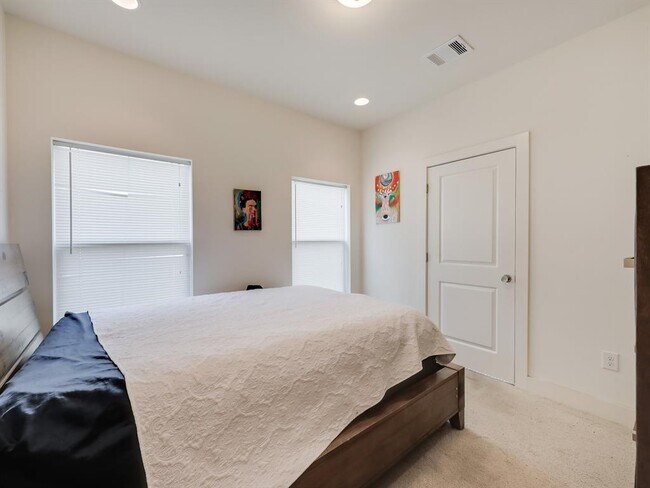 Building Photo - 1109 Euphoria Bend