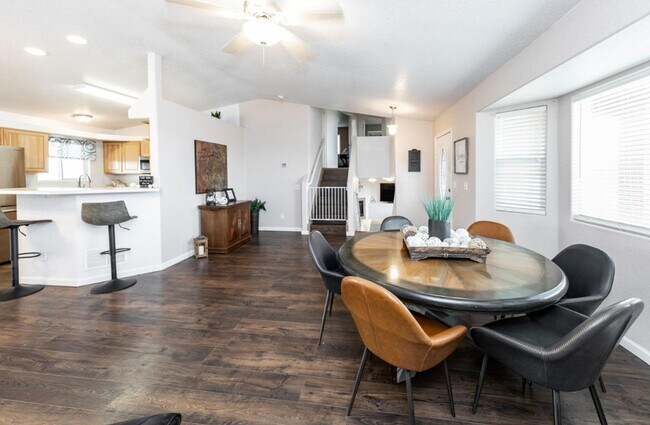 Building Photo - Spacious 5-Bedroom Home on 5 Acres with Panoramic Mountain Views & Endless Possibilities