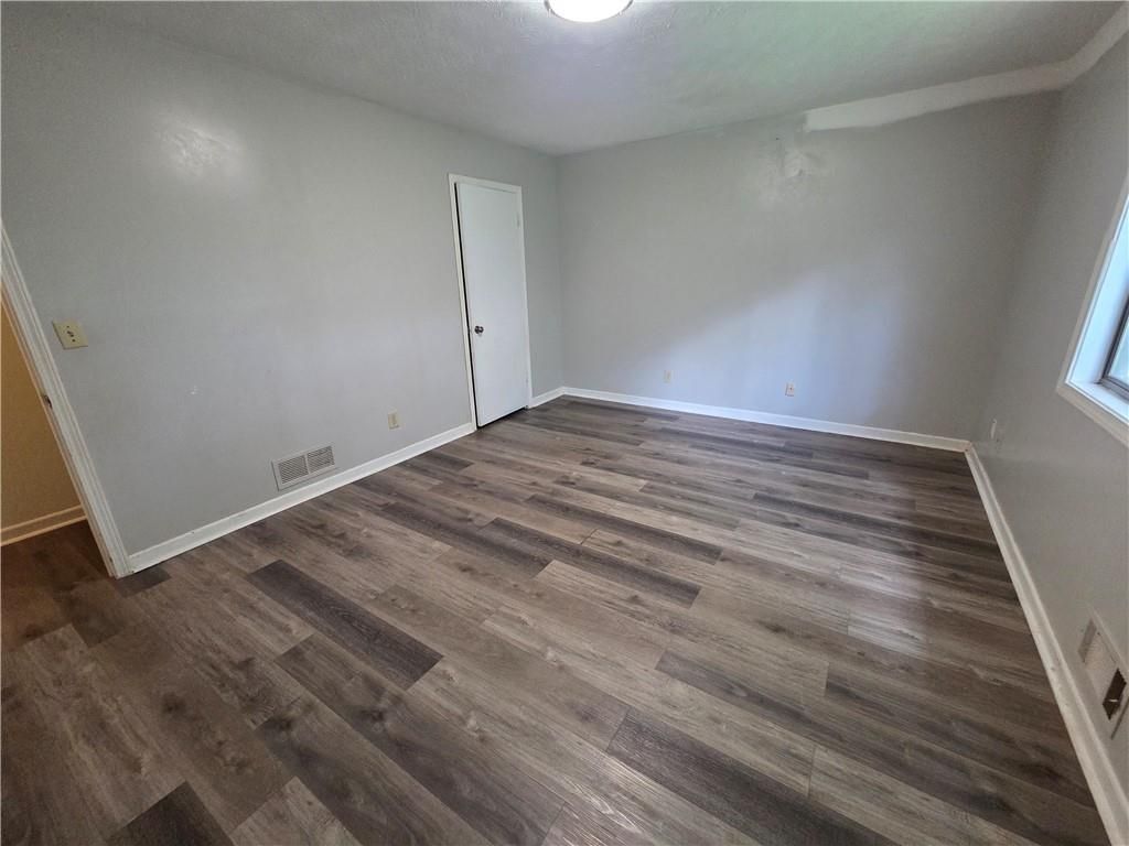 Building Photo - 5034 Cherokee Ct