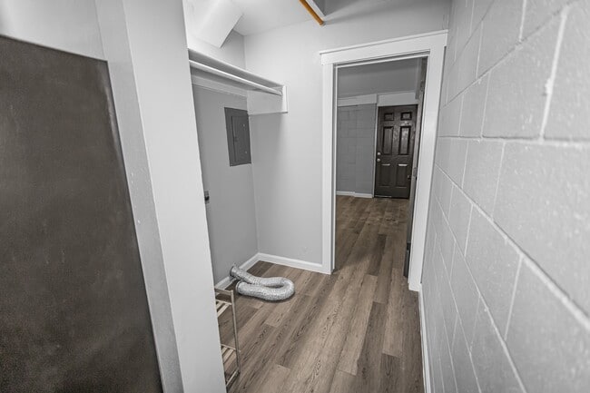 Building Photo - 1315 Alliance St