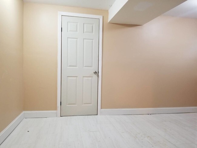 Building Photo - 176-44 130th Ave