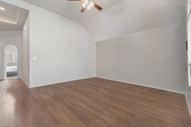 Building Photo - 14018 Lago Crk Ct