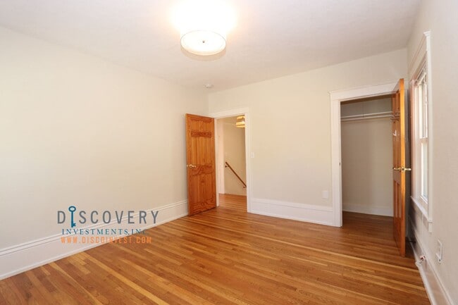 Building Photo - Coveted Piedmont Craftsman Home