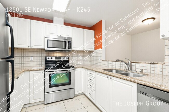 Building Photo - 18501 SE Newport Way