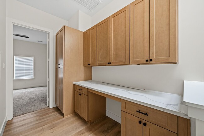 Building Photo - 8023 Easter St