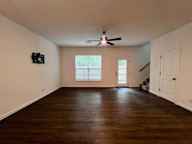 Building Photo - 2542 Fieldsway Dr