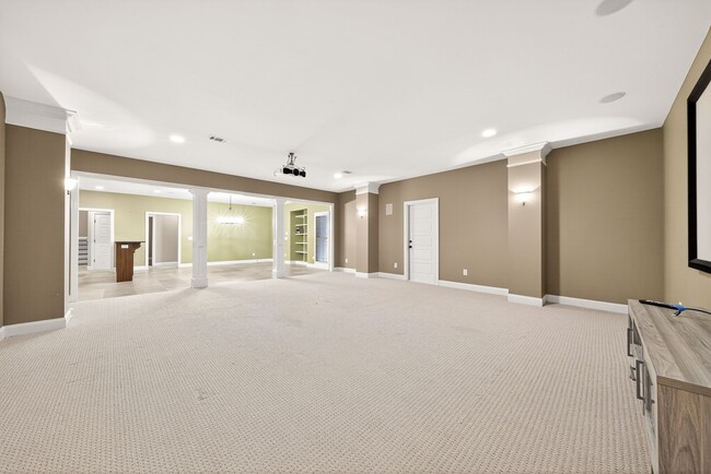 Building Photo - 9027 Cimarron Ct