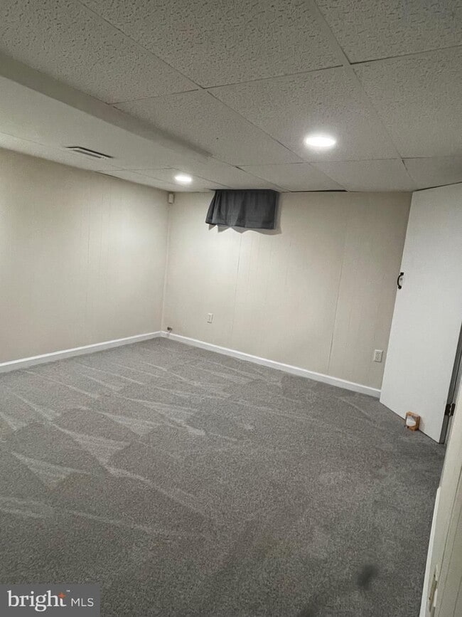 Building Photo - Townhome In Glen Burnie