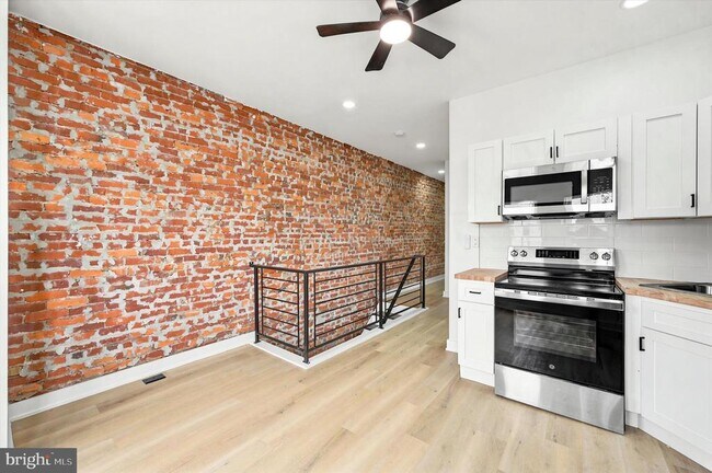 Building Photo - 4837 N 15th St