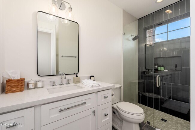 Building Photo - 4017 N 49th Pl