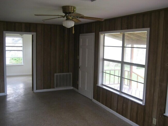 Building Photo - 169 Pine Song