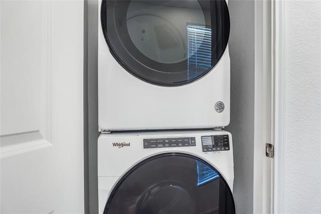 Building Photo - 1500 Teak Ln