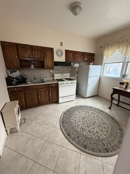 Building Photo - 254 Terrace Ave