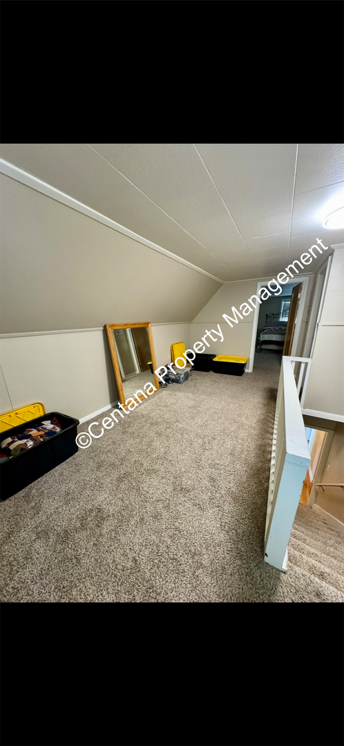 Building Photo - 3 bedroom 2 bathroom house on the flats