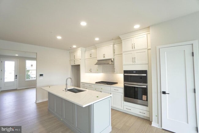 Building Photo - 332 Aspen Wy