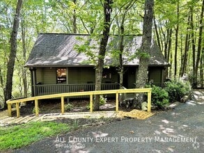 Building Photo - 438 Hunters Trce
