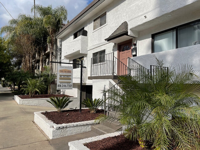 Building Photo - 12207 Chandler Blvd