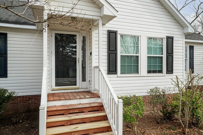 Building Photo - Great Corner Lot Home in Downtown Clayton